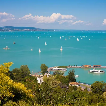 Side Luxury Steps To The Lela - Happy Lejlighed Balatonlelle